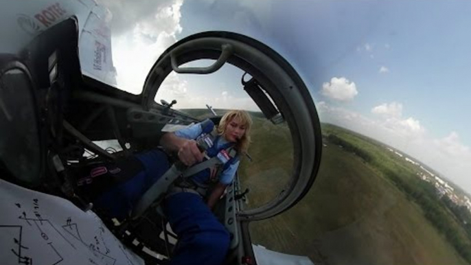 Head-spinning 360: Awe-inspiring aerobatic stunts by world’s best female pilot