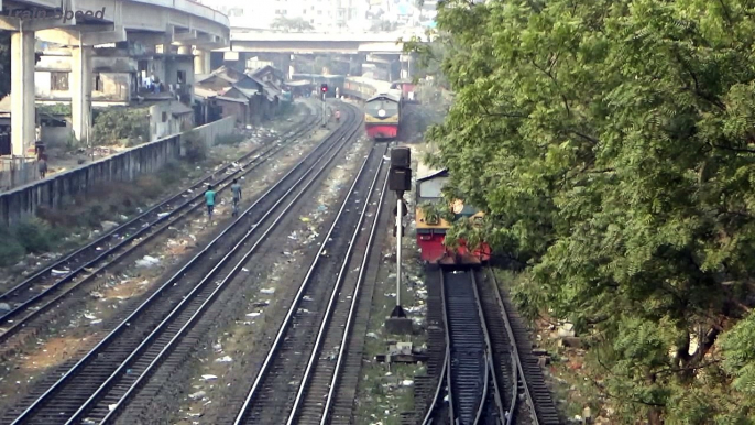 Brammaputtra Express Train of Bangladesh Railways entering Dhaka Kamlapur Railway Station