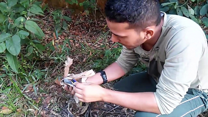 COMO FAZER FOGO USANDO PILHAS E PALHA DE AÇO - ARTE DO MATO #1