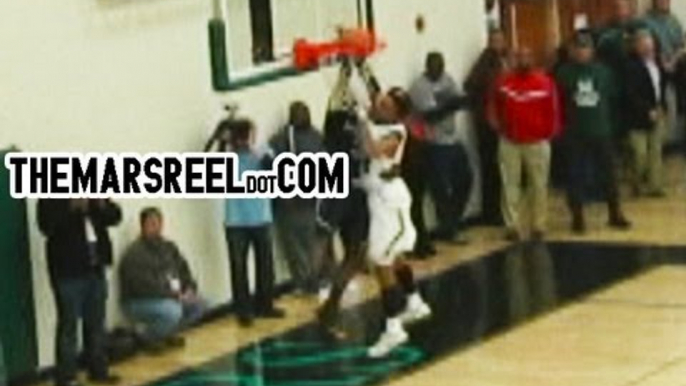 Aquille Carr DUNKS over Defender!