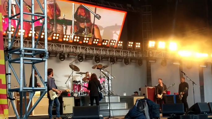 Dave Grohls daughter playing the drums with her dad at Secret Solstice in Iceland june 16