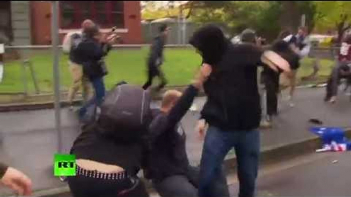 RAW: Violent clashes between anti-racism & anti-Islam protesters in Melbourne, Australia