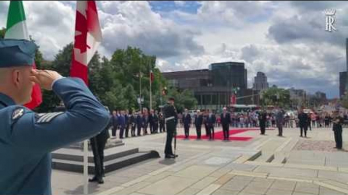 Ottawa - Mattrella depone una corona al Monumento ai Caduti (27.06.17)