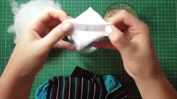 Noël artisanat Coupe bricolage ne dans aucun riz Coudre bonhomme de neige chaussette tutoriel |