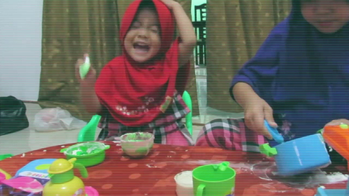 #3 Mainan anak Kitchen set Masak masakan - Belajar Mengenal Warna Lifia Niala asik bikin E