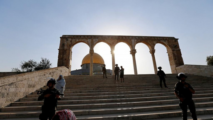 Israel restricts access to Friday prayers in Jerusalem