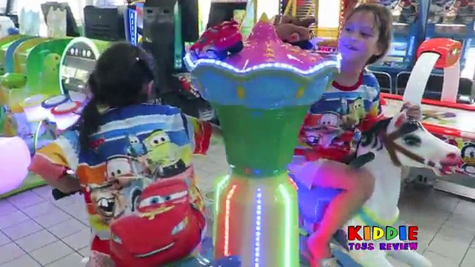 À fromage mandrin et et la famille amusement amusement intérieur enfants garderie jouer Cour de récréation Rime achats chansons voyage