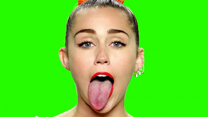 Noah Cyrus Spits In Miley Cyrus Mouth