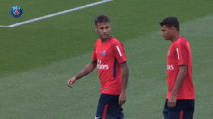 Neymar takes part in first PSG training