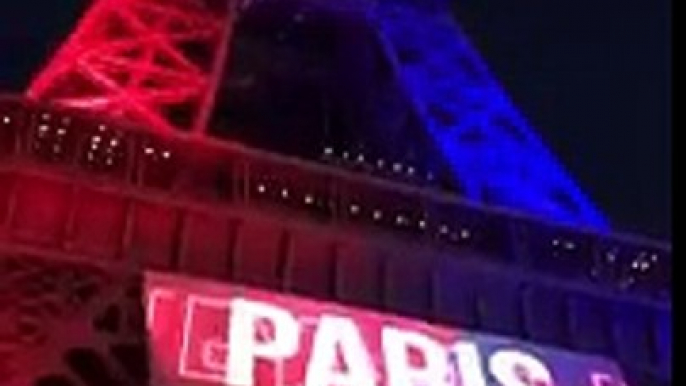 La Tour Eiffel s'est parée hier soir d'un éclairage événementiel pour saluer l'arrivée de Neymar à Paris