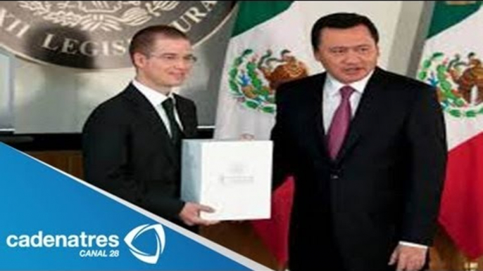 Miguel Ángel Osorio Chong entrega primer Informe de Enrique Peña Nieto / Informe de Peña Nieto