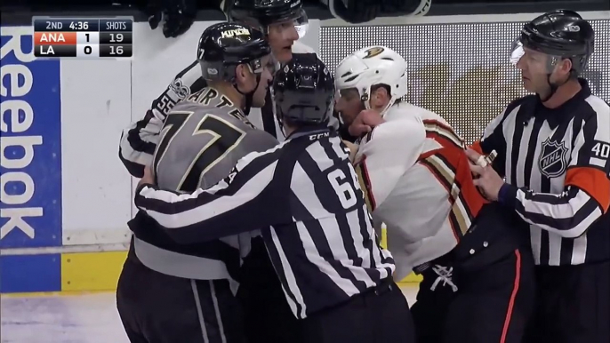 Ryan Kesler one punches Jeff Carter