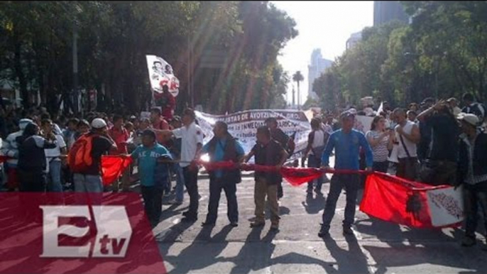 Así se vive la marcha en apoyo a normalistas desaparecidos  / Excélsior Informa