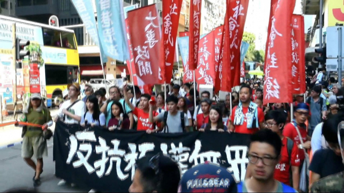 Hong Kong: Crowds protest jailing of Umbrella Movement leaders