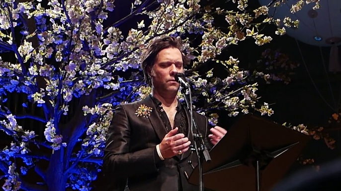 Rufus Wainwright & Amsterdam Sinfonietta Who by Fire (Leonard Cohen) Leiden 7 1 2017