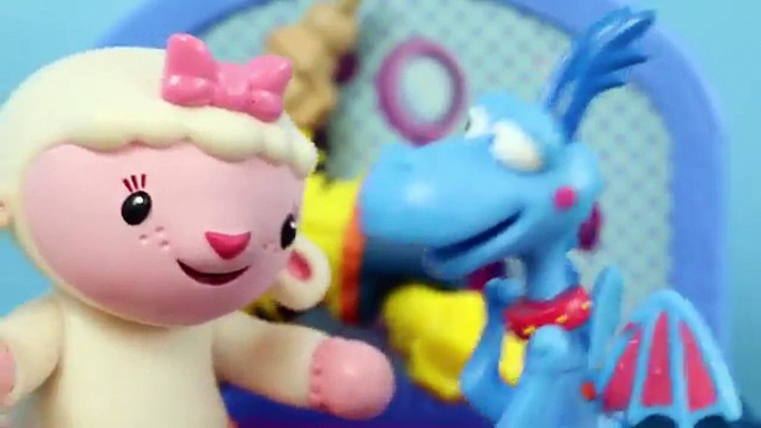 Et amis la magie Magie pilons homme araignée super-héros avec Doc mcstuffins talkin doc x-men w