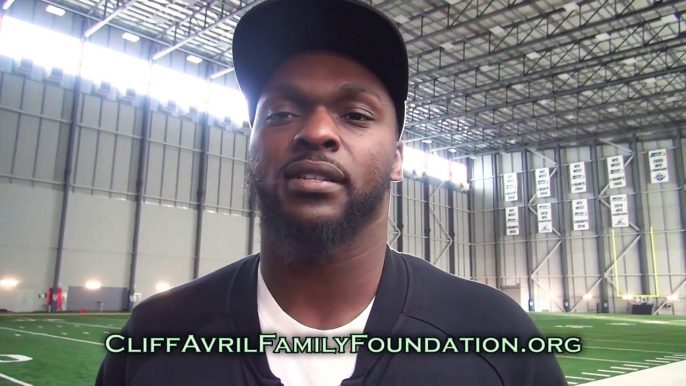 One on one interview with Cliff Avril (Seahawks defensive end)