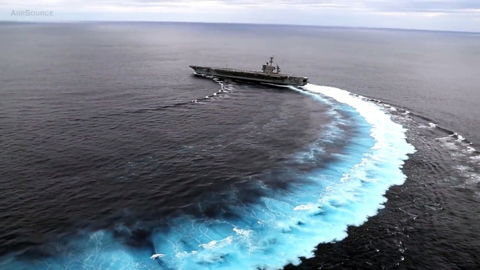 Aircraft Carrier Drifting & Doing Donuts – USS Abraham Lincoln EXTREME High Speed Turns