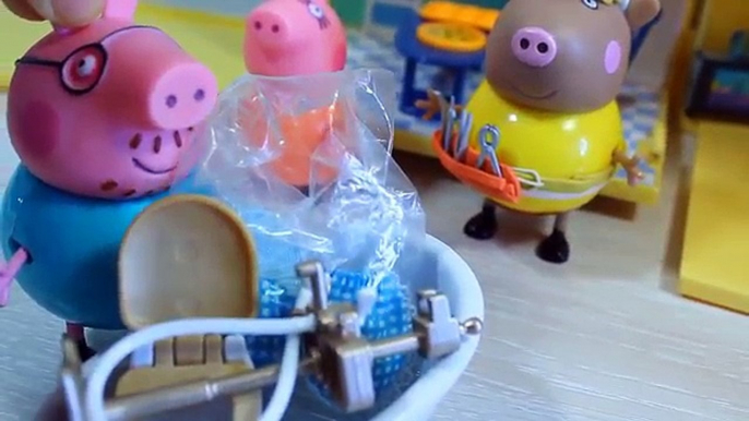 Свинка Пеппа Мультик с игрушками Папа Свин РАЗБИЛ УНИТАЗ Peppa Pig Мама попросила Пеппу по