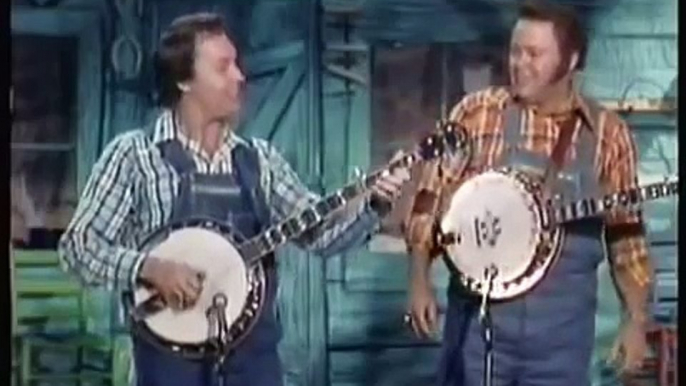 Roy Clark & Buck Trent Dueling Banjos