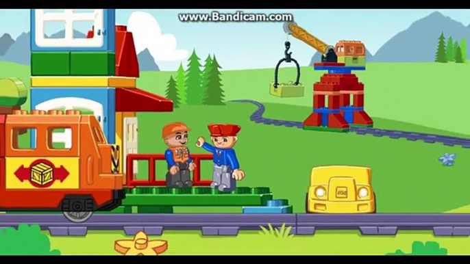 Et voiture des voitures dessin animé pour de joie enfants jouets Entrainer les trains un camion duplo enfants lego accident