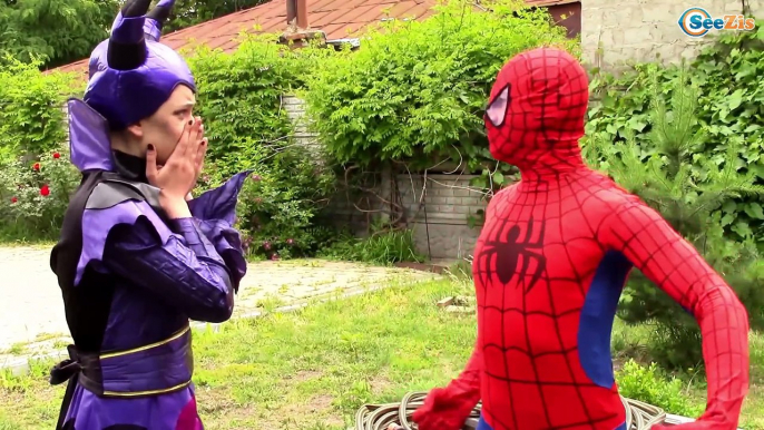 Spiderman vs Ironman and Frozen Elsa Superhero in Real Life!