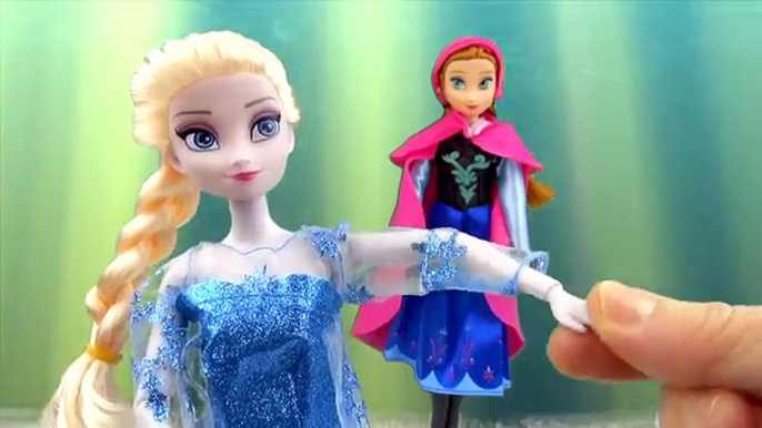 Et pour gelé étreinte câlins dans baiser jouer neige le le le le la Elsa anna disney olaf superfunreviews elsa