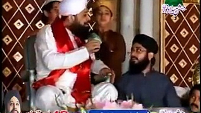 Muhammad Hamare Bari Shan Wale - Owais raza qadri - Best Naats