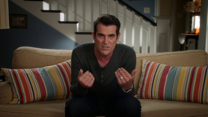 'Modern Family' Deleted Scene: Haley's Silly New Job