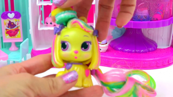 Disney Palace Pets + Cupcake Blind Bag Surprises at Shopkins Season 4 Cupcake Queen Cafe