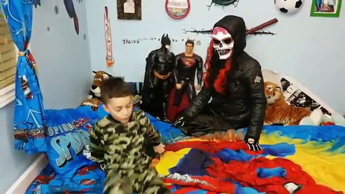 Attaques bébé mal amusement amusement hanté enfants masque effrayant squelette 4 hzhtube vlog
