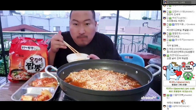 비 올땐 야외에서 라면이지~ [오징어 짬뽕] 3개 요리&먹방!! [흥삼] in 옥탑방 (17.7.7) Cook&Mukbang