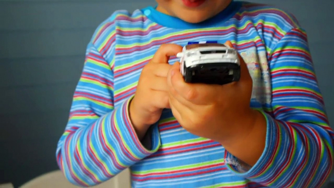 Машинки скорая помощь Городская спецтехника Развивающий мультфильм для малышей