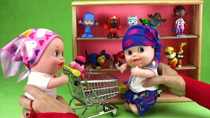 La PATRULLA CANINA Y LOS BEBES COMPRANDO JUGUETES| ¡QUE SUSTO! los muñecos y Peppa Pig están vivos!