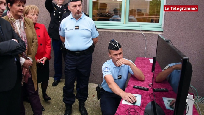 Pontivy. Gérard Collomb auprès des gendarmes