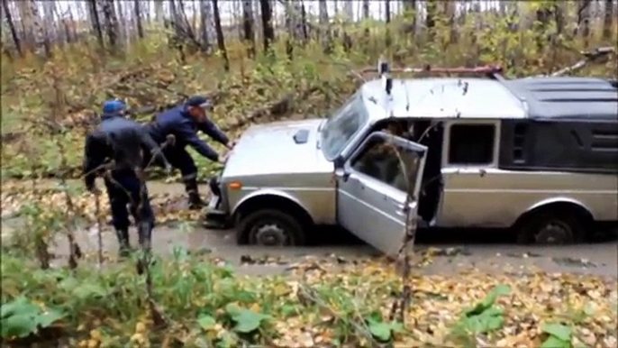 4x4 Off-road Siberia Lada Niva vs UAZ 452 Extreme Adventure