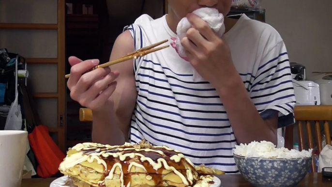 【大食い】自宅で簡単な特大お好み焼き(約２kg)作って食べた