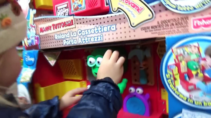 VLOG магазин игрушек Toys смотрим медведей , куклы . купим много игрушек Shopping toys store