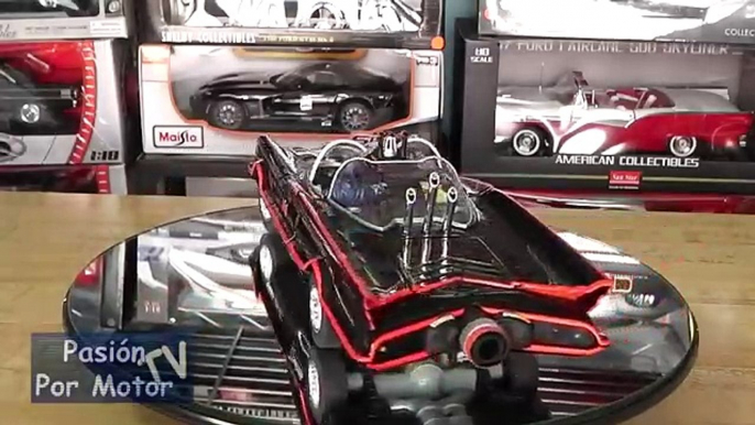 Revisión / 1:18 1966 TV Series Batmobile de Hot Wheels Elite