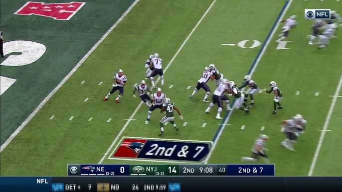 Tom Brady hits Rob Gronkowski for 25 yards