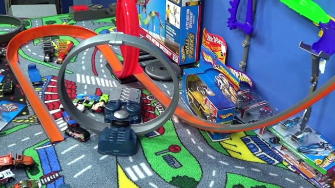 Hot Wheels Trackin Trucks Hiway Hauler And Copter Chase Review