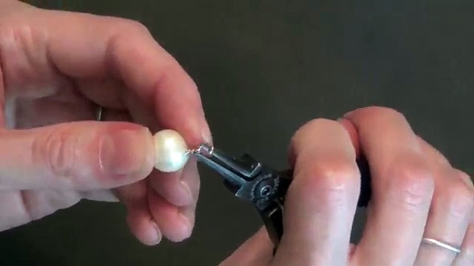 DIY Mouse Earrings with Swarovski Pearls - wire wrapping jewelry tutorial