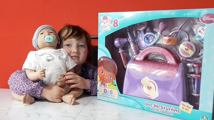 Доктор Плюшева Чемоданчик набор доктора Doc McStuffins играем лечим Максимку (реборн)