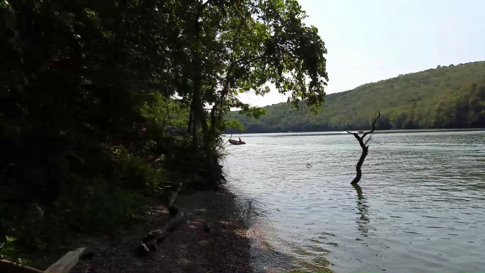 Inexperinced boater nearly sinks