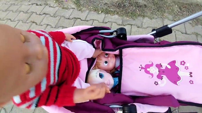 Elif bebek arabası ile parkta maşa elsa minik aliş hepsi beraber oyunlar, eğlenceli çocuk videosu