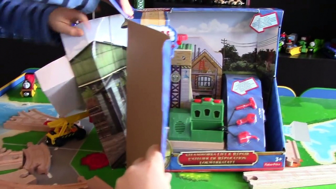 Thomas and Friends | Thomas Train Wooden Steamworks Lift and Repair Unboxing & Playtime