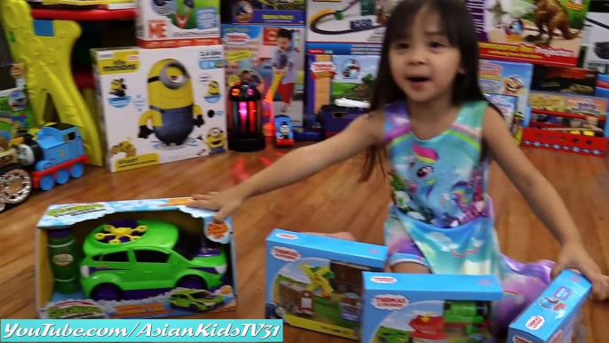 Mega Bloks Thomas & Friends, RC Police Car, Dinosaur Toys and Gazillion Bubble Car Playtime