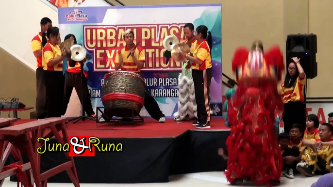 Barongsai Imlek 2017 Lion Dance Tri Pusaka Solo Gong Xi Fa Cai Akrobatik di atas Bangku Palur Plasa