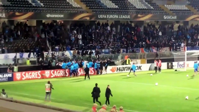 Patrice Evra frappe un supporter de l'OM lors Guimaraes-Marseille