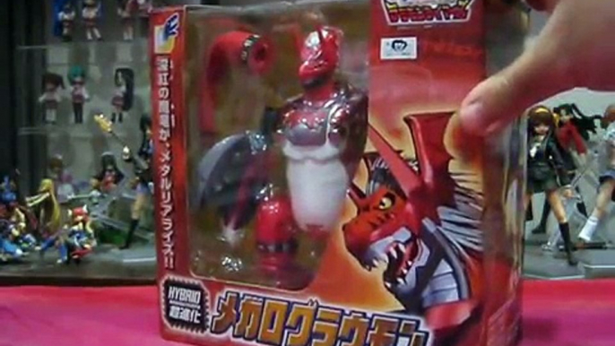 AFR - Digivolving Growlmon to WarGrowlmon (Japanese Version) Figure Review